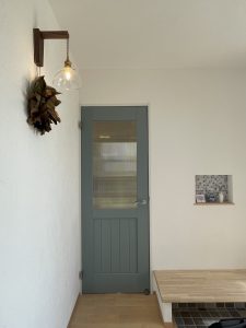 リビングドア 漆喰の家 造作 ニッチ タイル